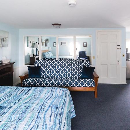 A Beach Breeze Inn West Harwich Екстериор снимка